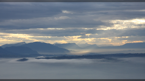 entre ciel et mer de nuage